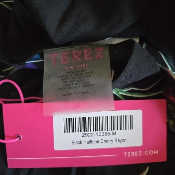 New TEREZ Halftone Cherry Print V-Neck Spaghetti Straps Black Maxi Dress NWT - Picture 7 of 7